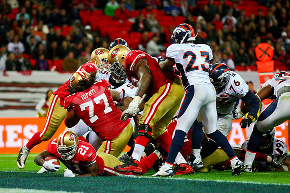 Denver Broncos vs. San Francisco 49ers im Wembley Stadion, London am 31. Oktober 2010
