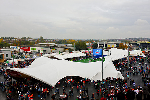 Pregame Show bei Denver Broncos vs. San Francisco 49ers im Wembley Stadion, London am 31. Oktober 2010