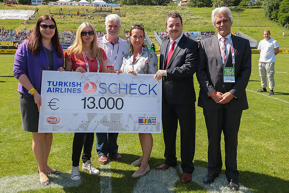 CharityBowlXVI_001