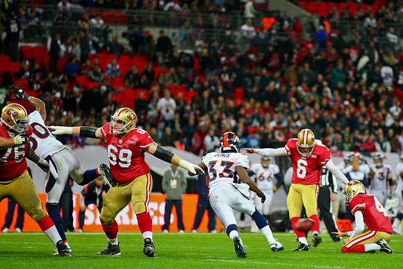 Denver Broncos vs. San Francisco 49ers im Wembley Stadion, London am 31. Oktober 2010